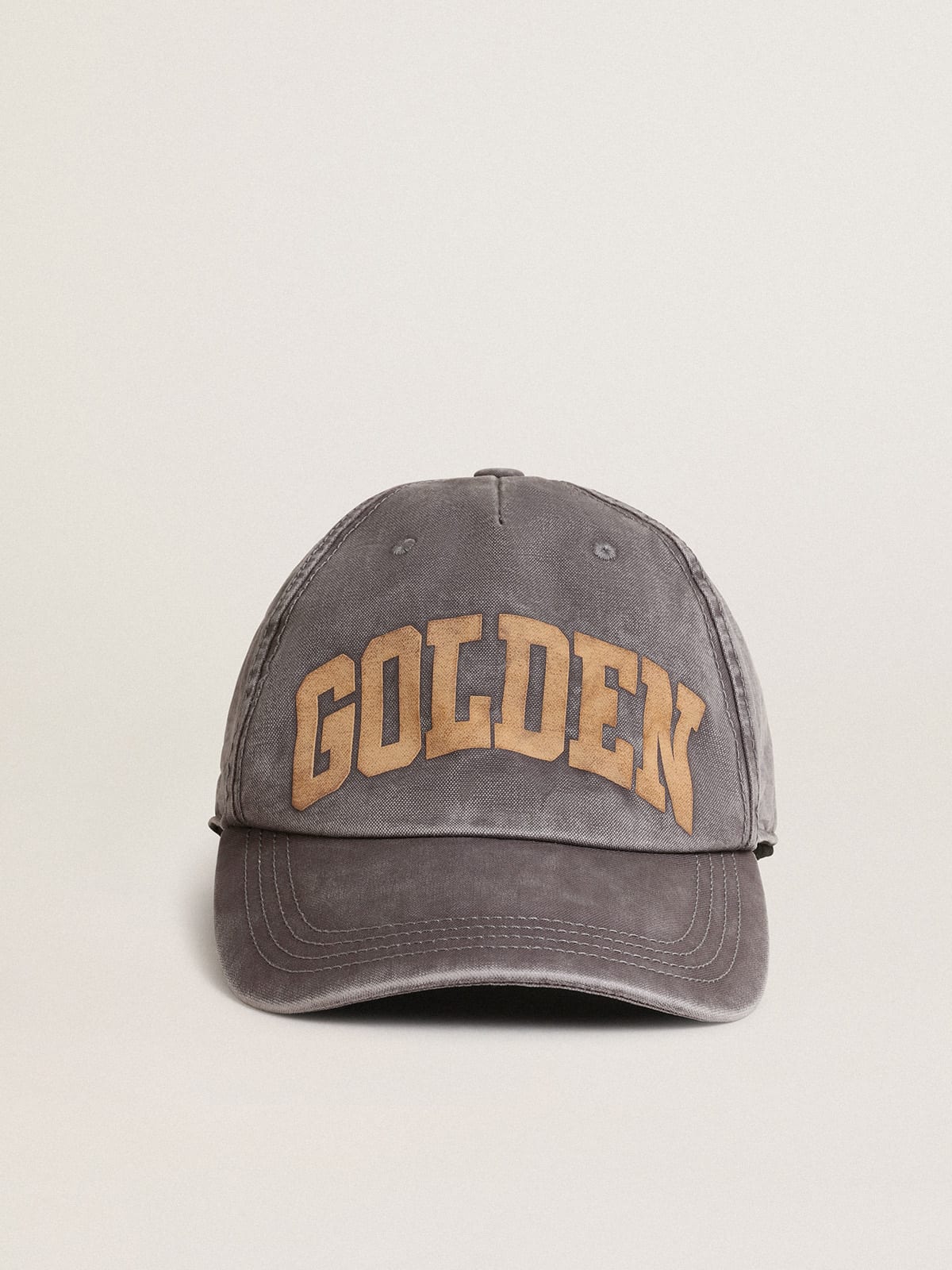 Hat in lilac-gray cotton with Golden lettering on the front